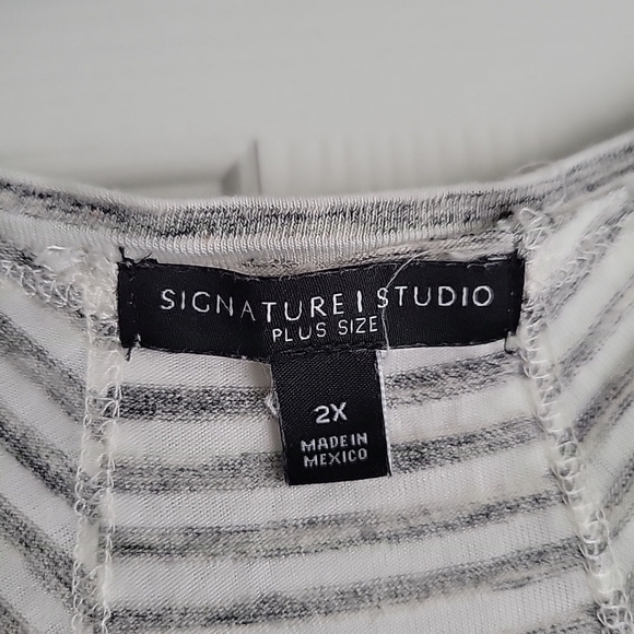 Signature Studio Women's Blouse - Picture 4 of 10